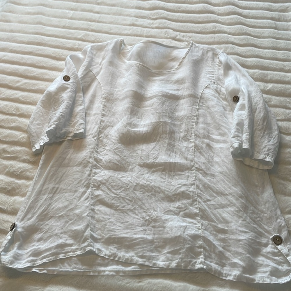 Linen blouse, tunic style,  in white with contrast buttons. approx size large - Picture 11 of 11